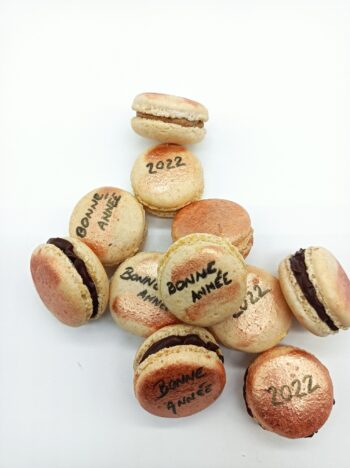 Macarons bonne année 2022 chocolat