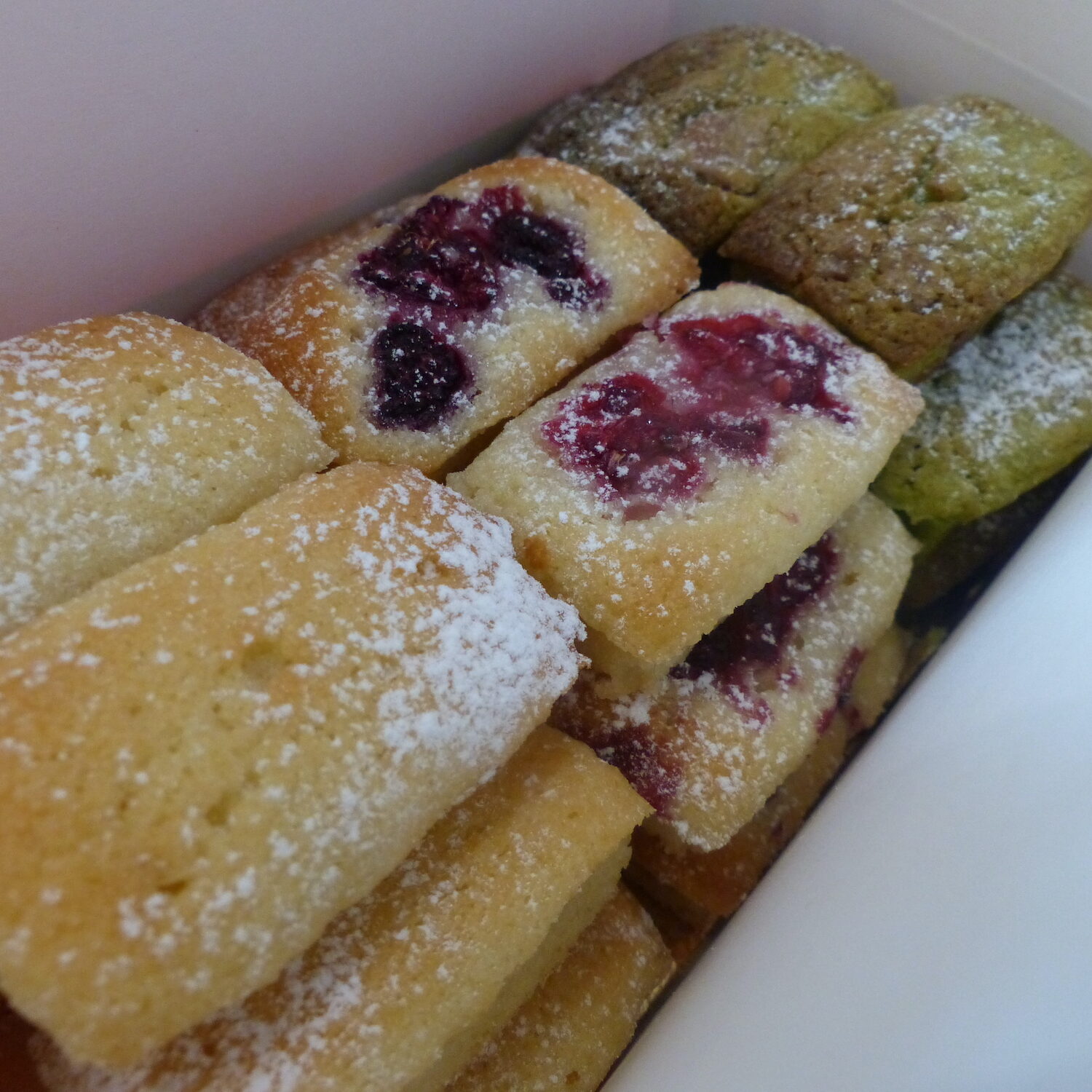 Financiers : natures, framboises et pistaches