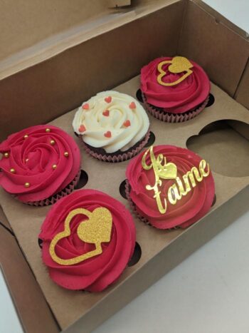 Cupcakes blancs et roses pour la Saint Valentin