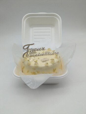 Bento cake blanc et doré pour anniversaire
