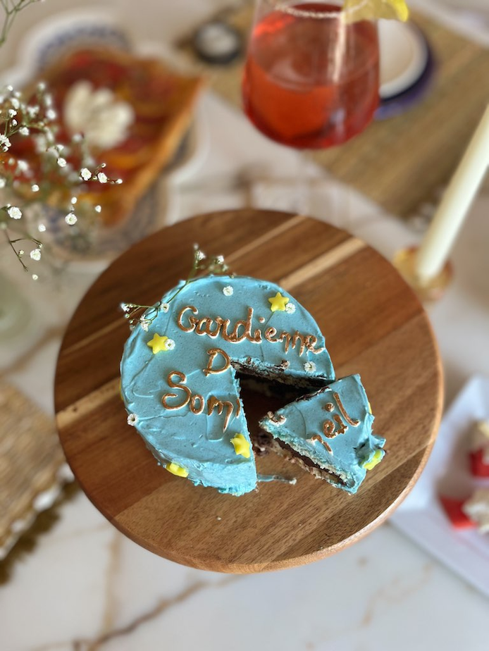Bento cake bleu sommeil chocolat noir